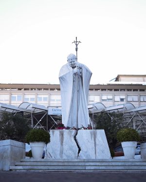 León XIV recibirá el alta hospitalaria y regresará al Vaticano León XIV recibirá el alta hospitalaria y regresará al Vaticano